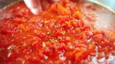 паста с соусом из сыра и томатов