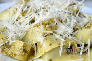 Паста с соусом Песто и сыром Пармезан