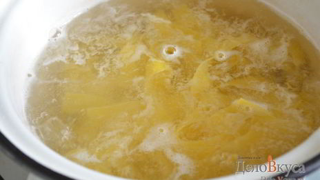 паста с соусом песто и сыром пармезан