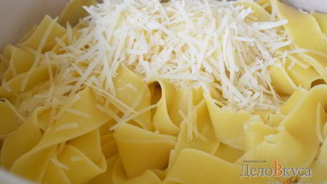 паста с соусом песто и сыром пармезан