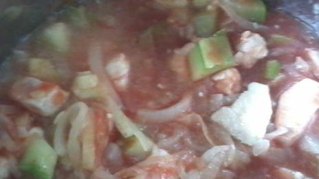 паста с томатно-овощным соусом