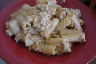 Паста с тунцом и сырным соусом Горгонзола