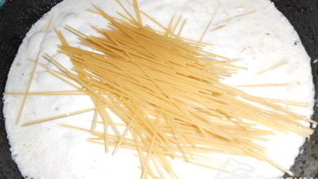 паста со сметанным соусом и брокколи