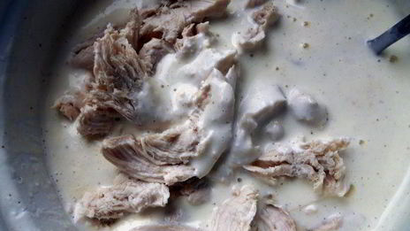 паста, запеченная со сливочно-куриным соусом и капонатой