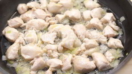 спагетти с грибами и курицей