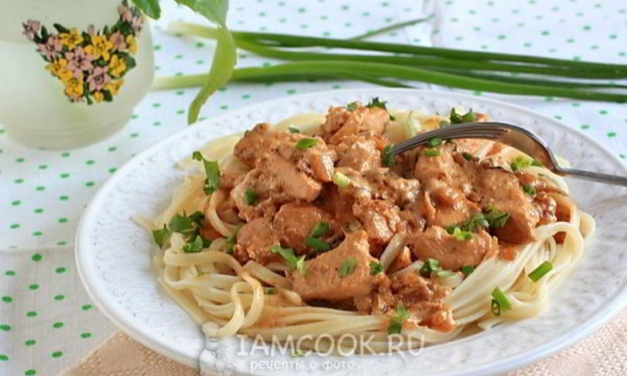 Рецепт спагетти с курицей в сметанном соусе