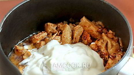 спагетти с курицей в сметанном соусе