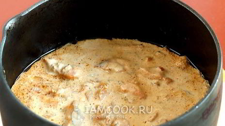 спагетти с курицей в сметанном соусе