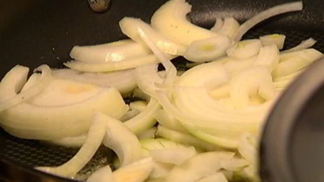 спагетти с луком и анчоусами