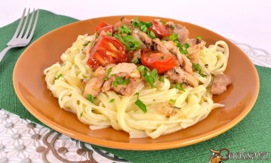 Рецепт спагетти с обжаренной курицей и черри