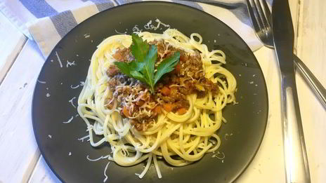 спагетти с соусом балоньезе