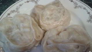 Манты из слоеного теста