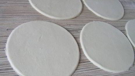 манты с картофельной начинкой и томатно-чесночным соусом