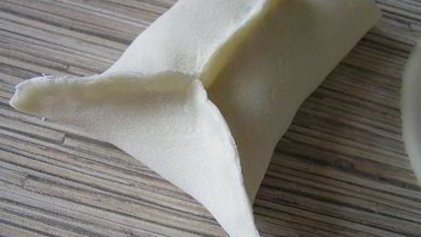 манты с картофельной начинкой и томатно-чесночным соусом