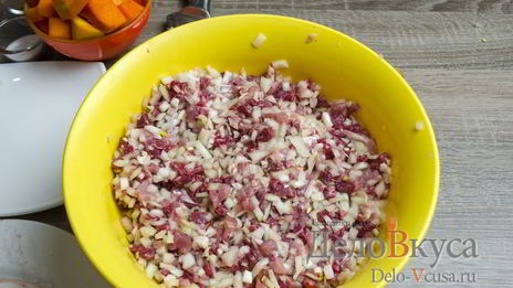 манты с мясом и тыквой в мультиварке