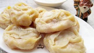 Манты с тыквой и луком