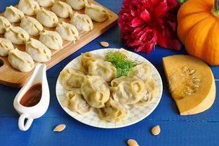 Манты с тыквой и мясом