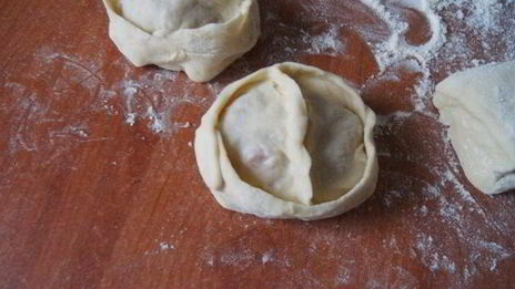 манты со свининой и картофелем