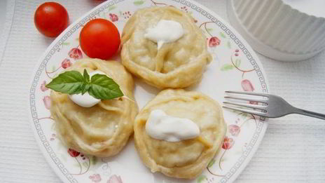 манты со свининой и картофелем