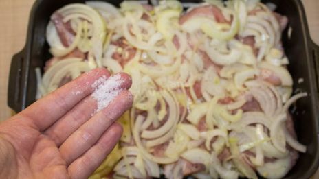 мясо по-французски классически в духовке с картошкой