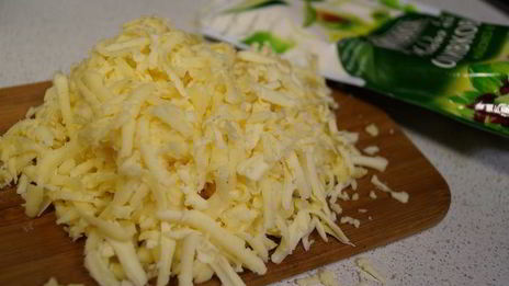 мясо по-французски с грибами и помидорами