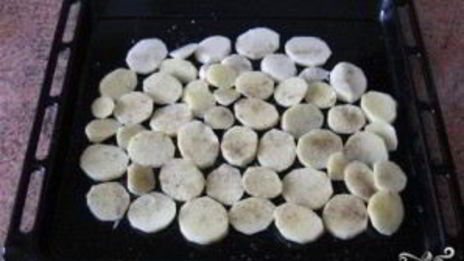 мясо по-французски с картофелем и помидорами