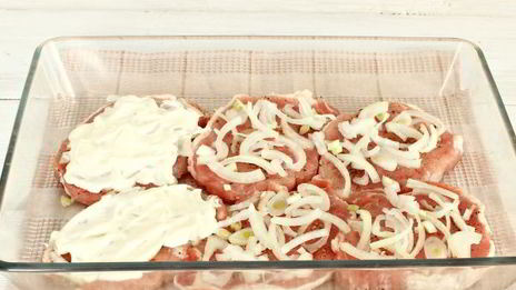 мясо по-французски с помидорами