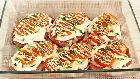 мясо по-французски с помидорами