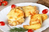 Мясо по-французски с жареным картофелем