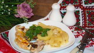 Мясо по-французски в духовке с картошкой