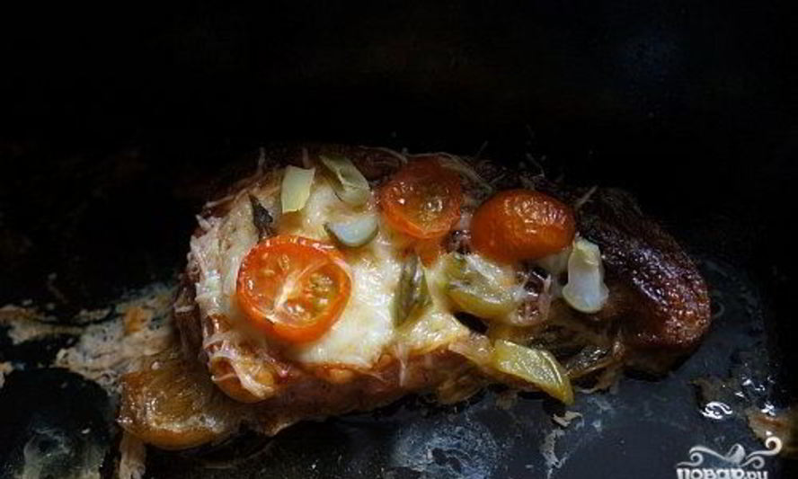 Рецепт мясо по-французски в духовке с помидорами