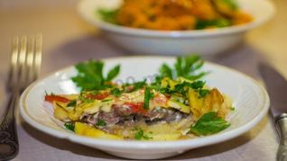 Мясо свинины по-французски с помидорами картошкой сыром
