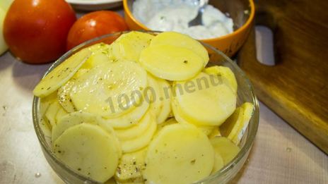 мясо свинины по-французски с помидорами картошкой сыром