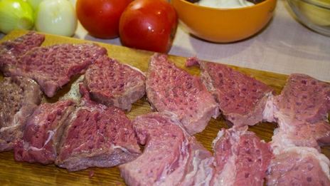 мясо свинины по-французски с помидорами картошкой сыром