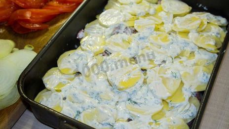 мясо свинины по-французски с помидорами картошкой сыром