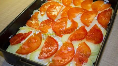 мясо свинины по-французски с помидорами картошкой сыром