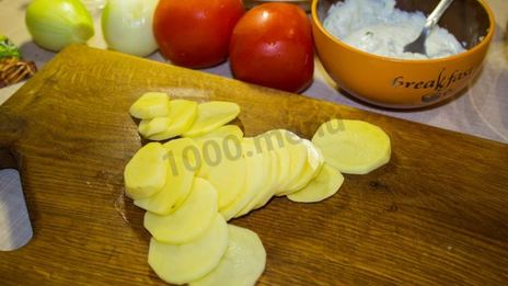 мясо свинины по-французски с помидорами картошкой сыром