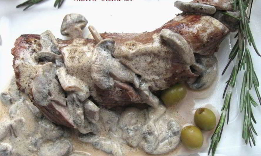 Рецепт сочная телячья вырезка по-французски с шампиньонами