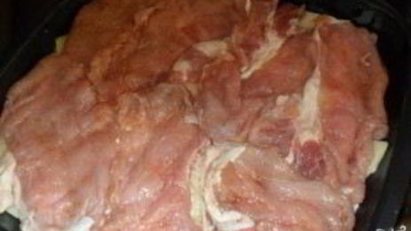 свинина по-французски с помидорами и картошкой