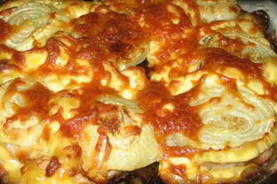 Свинина по-французски с сыром и луком