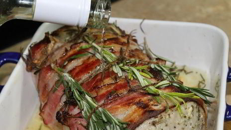 ароматная фаршированная корейка к рождеству