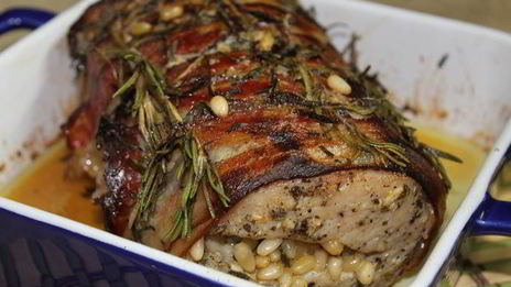 ароматная фаршированная корейка к рождеству