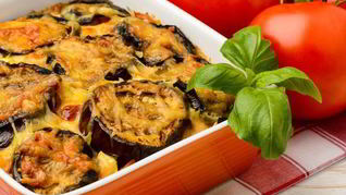 Баранина запеченная с баклажанами и помидорами