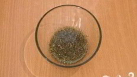 баранина, запеченная с чесноком и травами