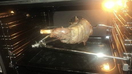 баранья нога на вертеле