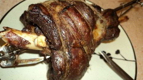 баранья нога на вертеле