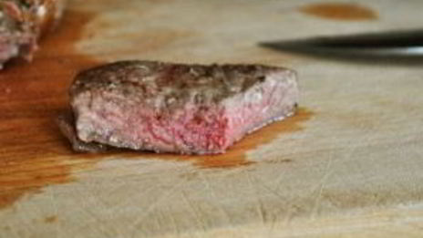 говядина на кости в духовке