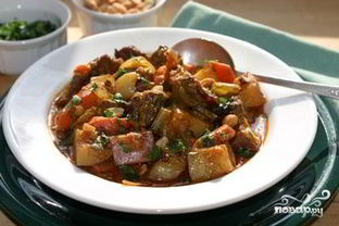 Говядина с овощами на сковороде