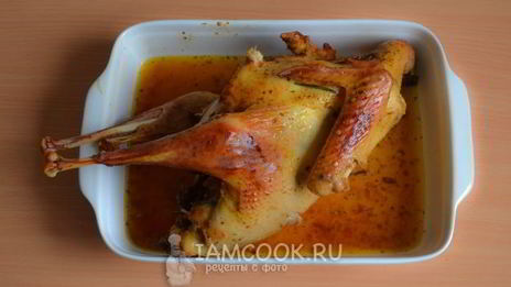 индейка, запеченная в духовке целиком