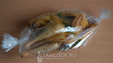 индейка, запеченная в духовке целиком